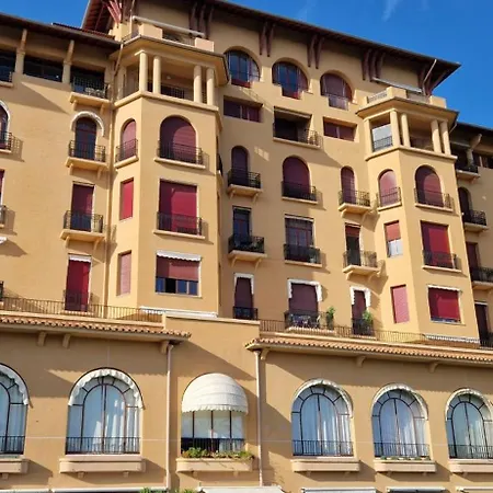 Dans Le Golf * Saint-Raphael (Var)