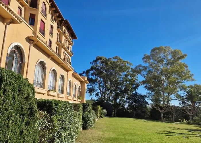 Dans Le Golf * Saint-Raphael (Var)