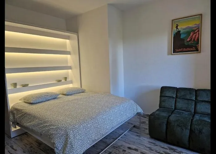 Apartment Dans Le Golf Saint-Raphael (Var)